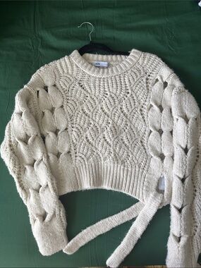 ZARA Cream Cable Knit Cropped Sweater